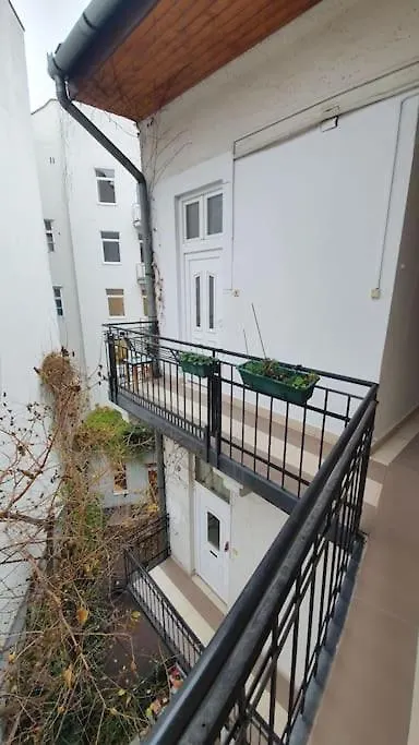 Violet Apartment With Air Condition Budapest